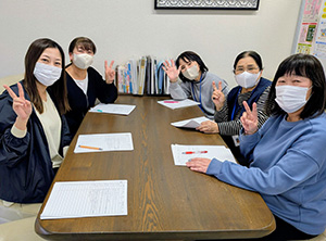 �P�A�݂̂�@�X�^�b�t�Љ�